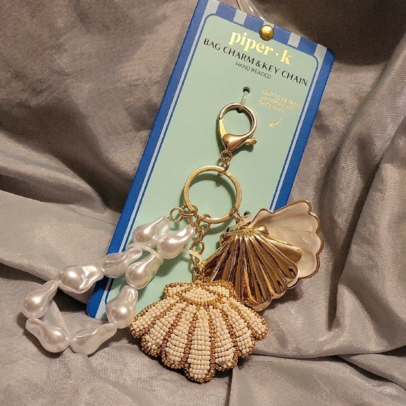 Piper K Accessories - Piper K Gold and Pearl Shell Bag Charm Keychain Bnwt HL Rt Tp